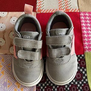 Vans Toddler Old Skool V Sneaker Size 6